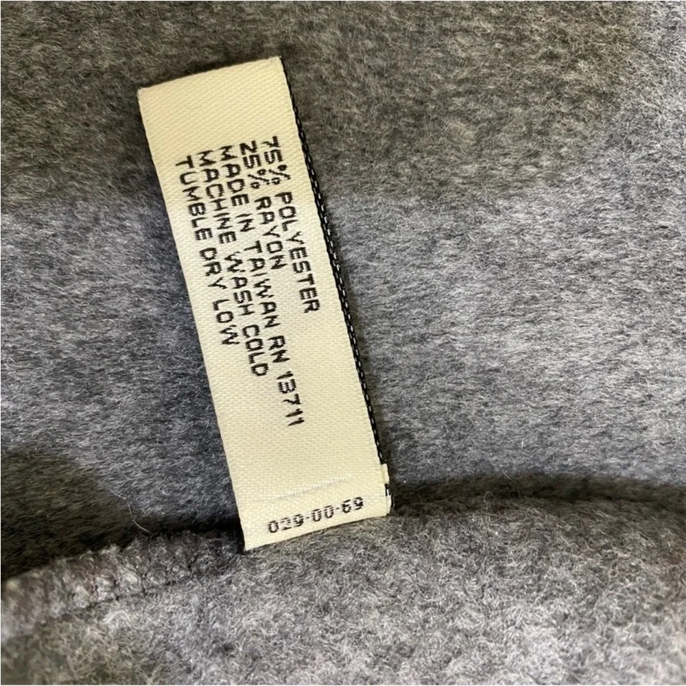 AMANDA SMITH FRINGE GRAY SOFT SCARF